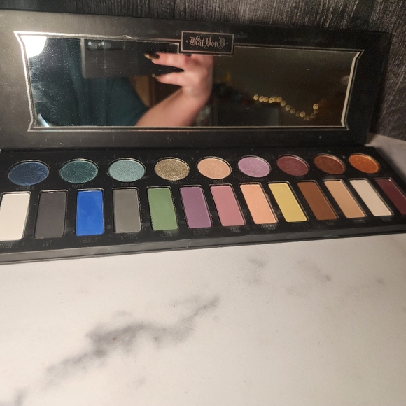 Kat Von D Metal Matte Metal Eyeshadow Palette/ Metallic & Matte Authentic New - Picture 7 of 8